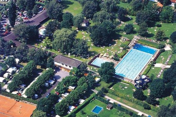 Schwimmbad Camping Hall