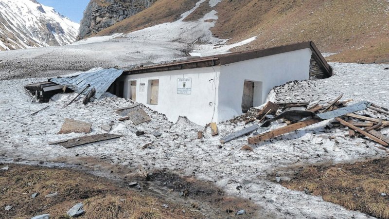 Chatu Clarahütte zasáhla v zimě 2012 lavina